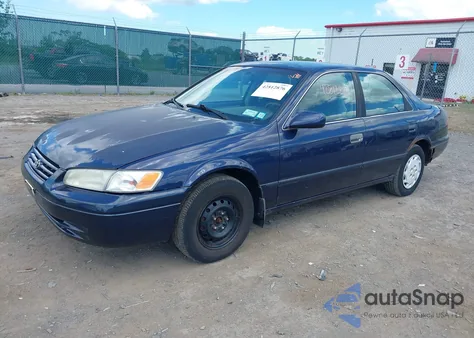 1997 Toyota Camry Le z USA, uszkodzony, nr VIN 4T1BG22K4VU805736